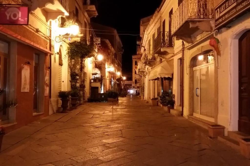 Appartamento Con Piscina E Aria Condizionata La Maddalena  Kültér fotó